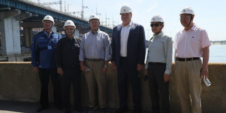 Делегация Международного комитета по присуждению премии «Глобальная энергия» посетила Волжскую ГЭС
