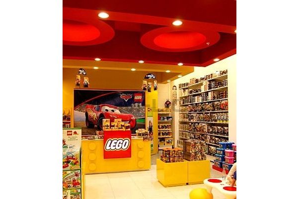 Компания «МДМ-Лайт» выполнила освещение магазина Lego